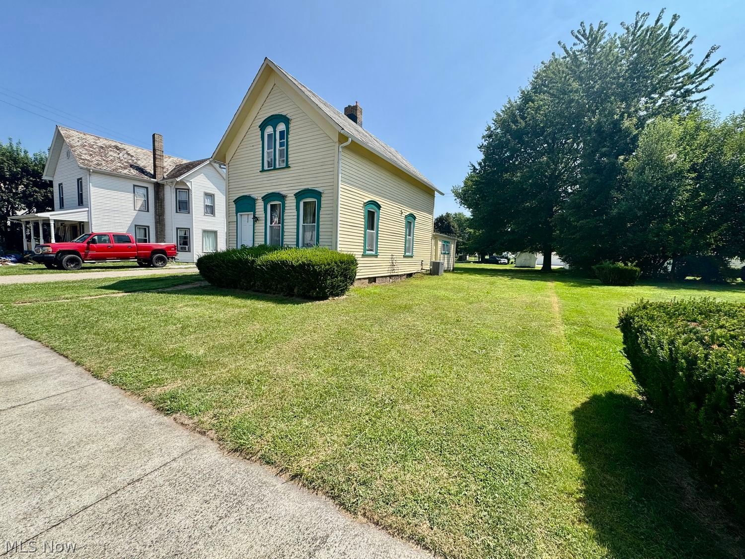 119 N Main Street Tuscarawas OH 44682