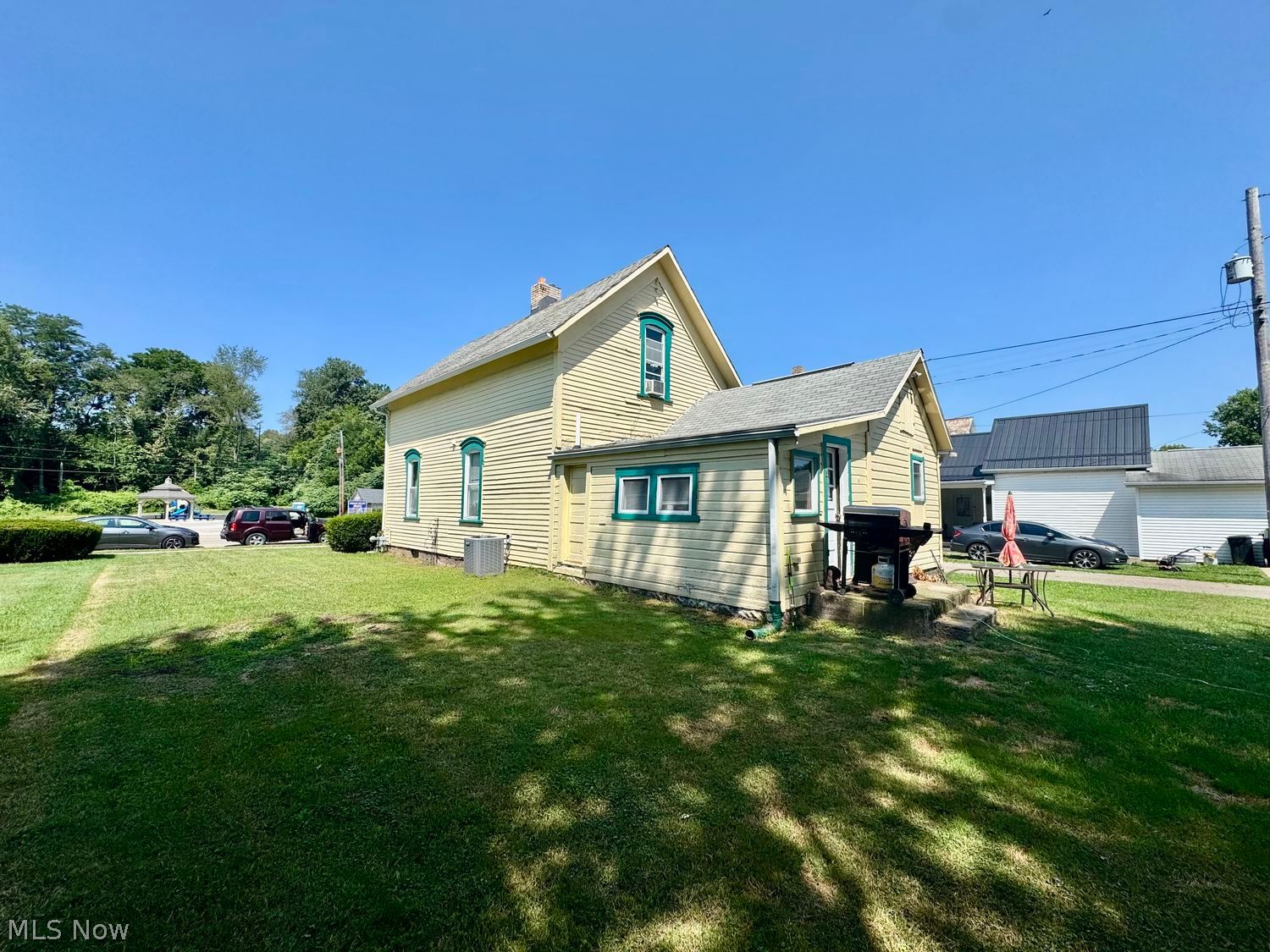 119 N Main Street Tuscarawas OH 44682