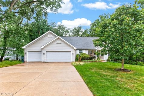 213 Crestland Avenue NW North Canton OH 44720