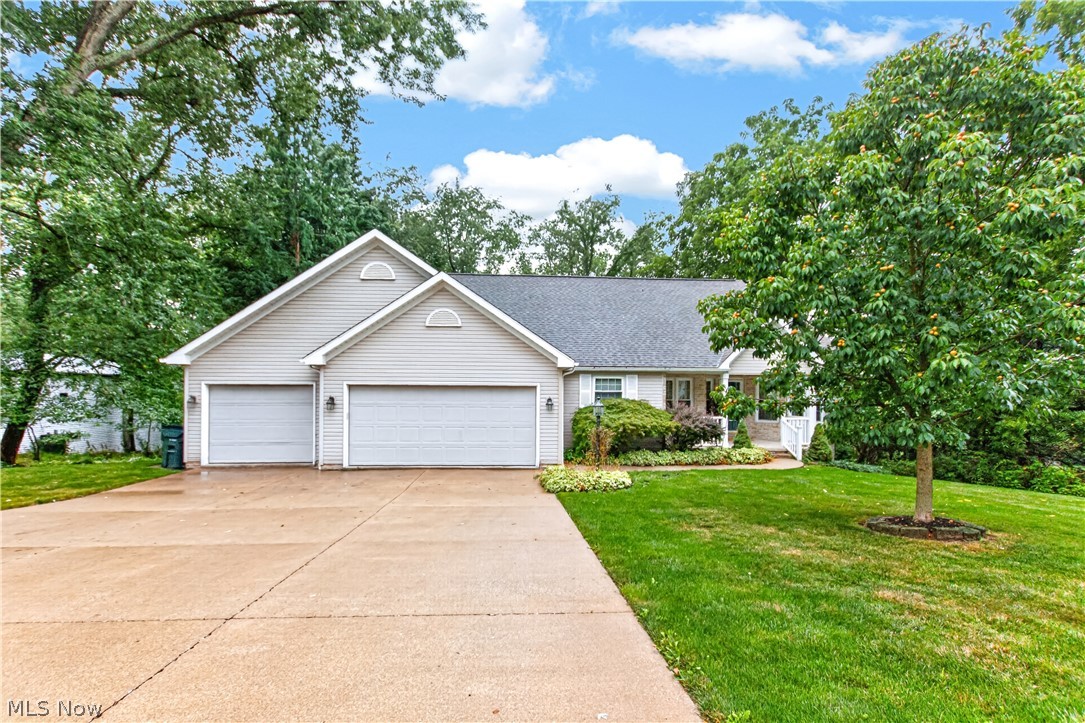 213 Crestland Avenue NW North Canton OH 44720