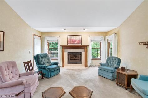 213 Crestland Avenue NW North Canton OH 44720