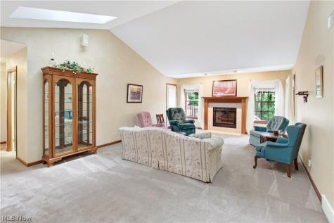213 Crestland Avenue NW North Canton OH 44720