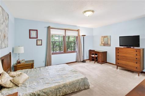 213 Crestland Avenue NW North Canton OH 44720