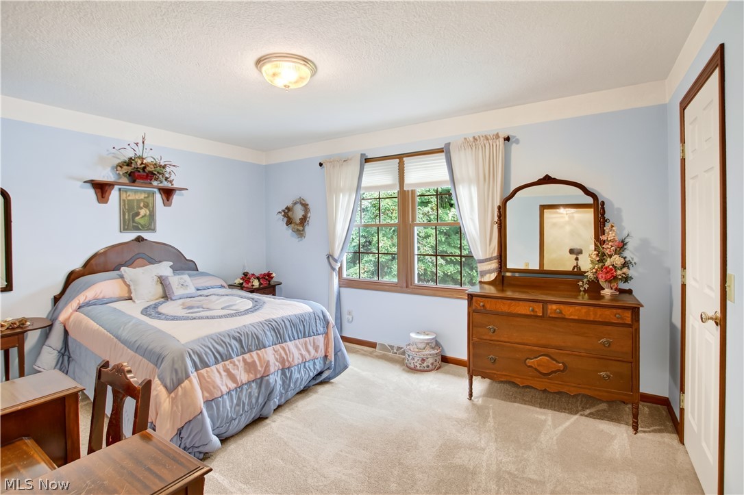 213 Crestland Avenue NW North Canton OH 44720