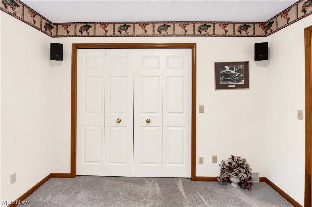 213 Crestland Avenue NW North Canton OH 44720