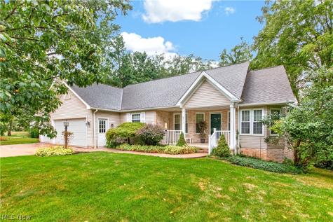 213 Crestland Avenue NW North Canton OH 44720