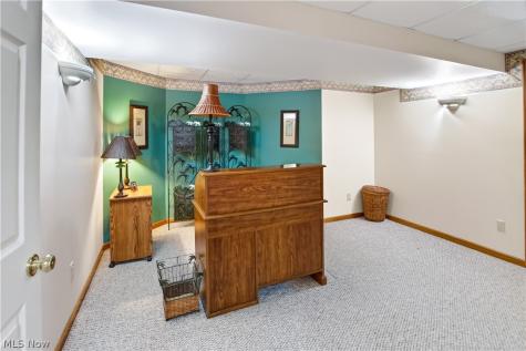 213 Crestland Avenue NW North Canton OH 44720