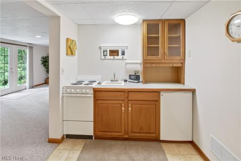 213 Crestland Avenue NW North Canton OH 44720