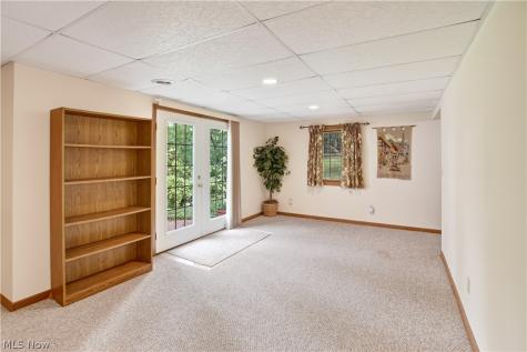 213 Crestland Avenue NW North Canton OH 44720