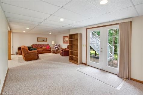 213 Crestland Avenue NW North Canton OH 44720
