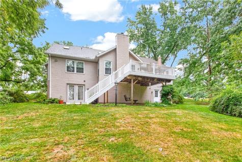 213 Crestland Avenue NW North Canton OH 44720