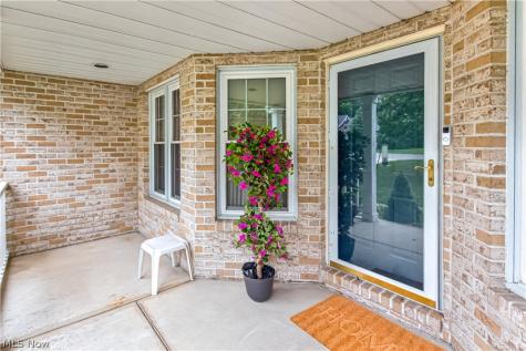 213 Crestland Avenue NW North Canton OH 44720