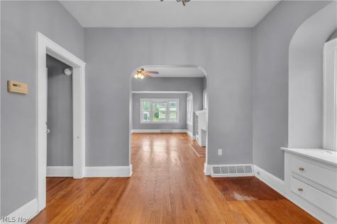 618 Keller Street Barberton OH 44203