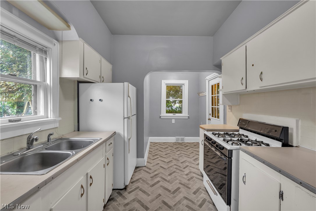 618 Keller Street Barberton OH 44203