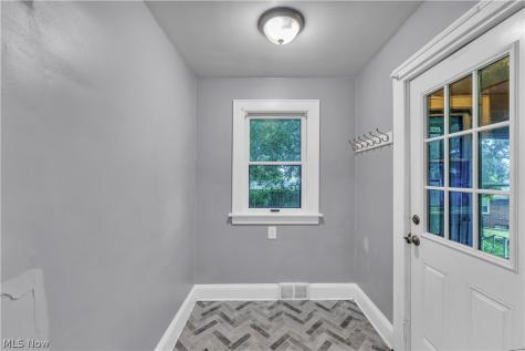 618 Keller Street Barberton OH 44203