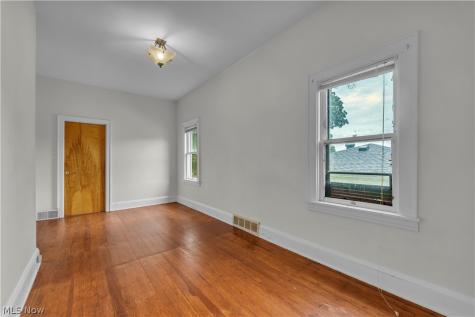 618 Keller Street Barberton OH 44203