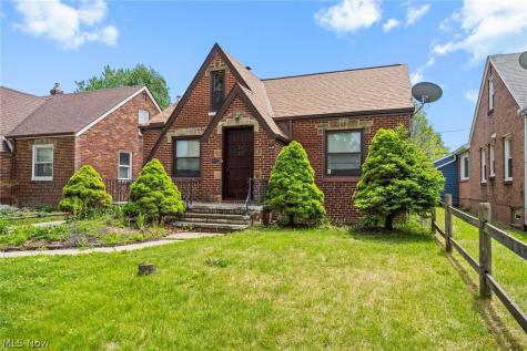 13613 Clifford Avenue Cleveland OH 44135