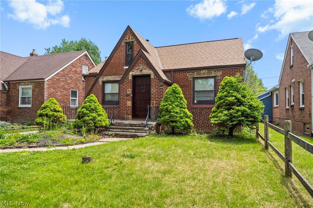 13613 Clifford Avenue Cleveland OH 44135