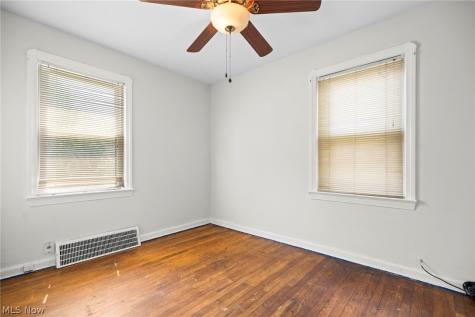 13613 Clifford Avenue Cleveland OH 44135