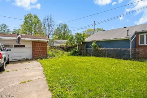 13613 Clifford Avenue Cleveland OH 44135