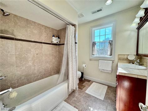 517 3rd Street Marietta OH 45750