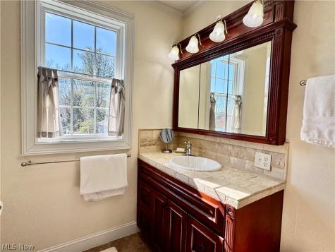 517 3rd Street Marietta OH 45750