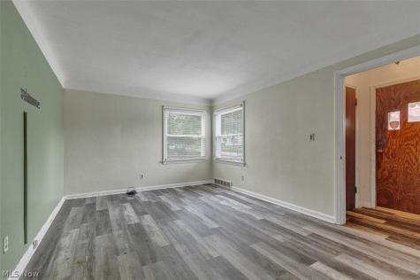 115 Wheelock Drive Bedford OH 44146