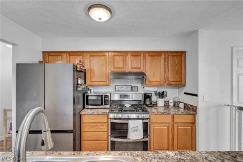 318 Sandpiper Avenue Elyria OH 44035