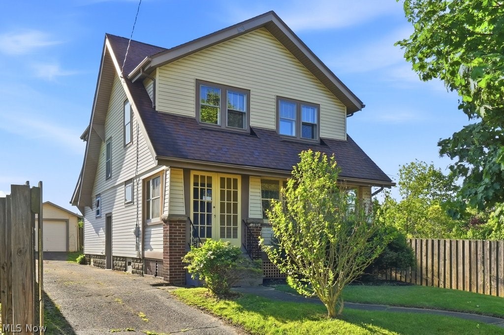 761 Glendora Avenue Akron OH 44320