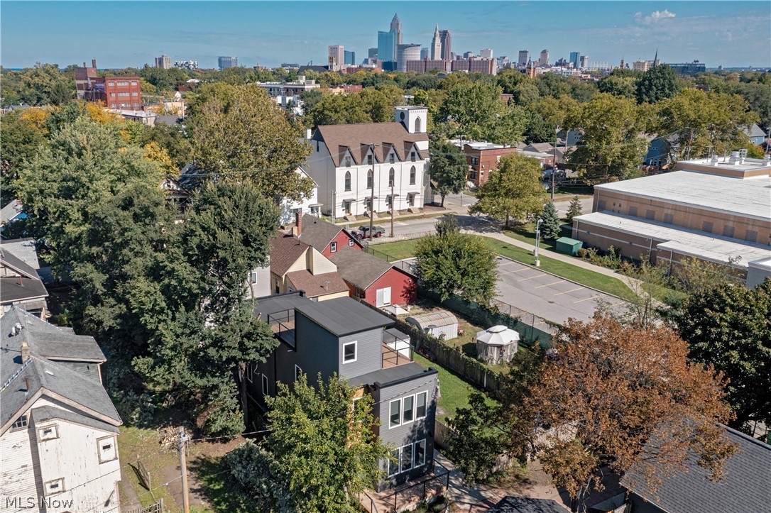 4210 Peach Court Cleveland OH 44113