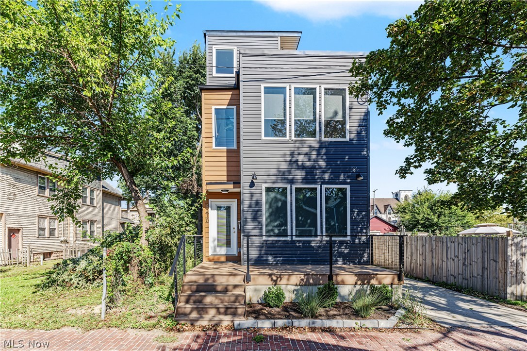 4210 Peach Court Cleveland OH 44113