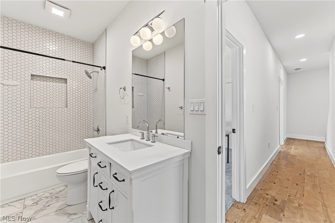 4210 Peach Court Cleveland OH 44113