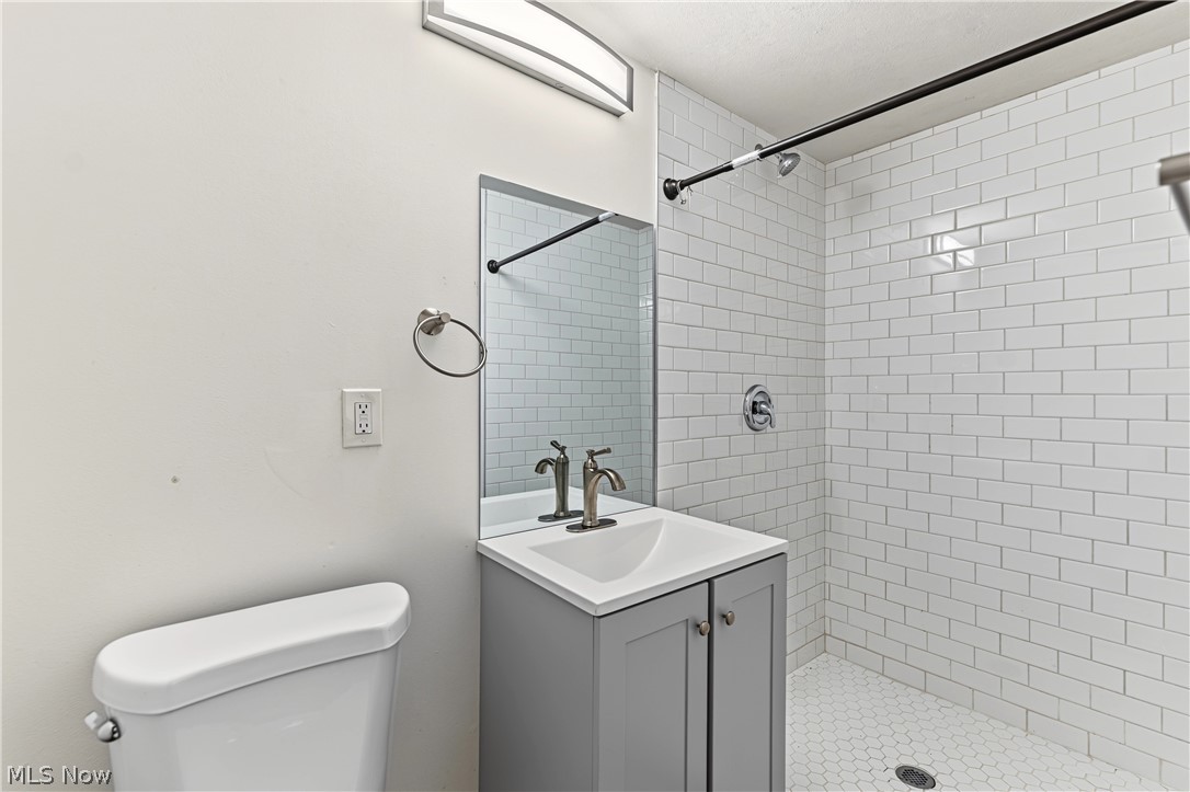 4210 Peach Court Cleveland OH 44113