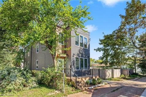 4210 Peach Court Cleveland OH 44113