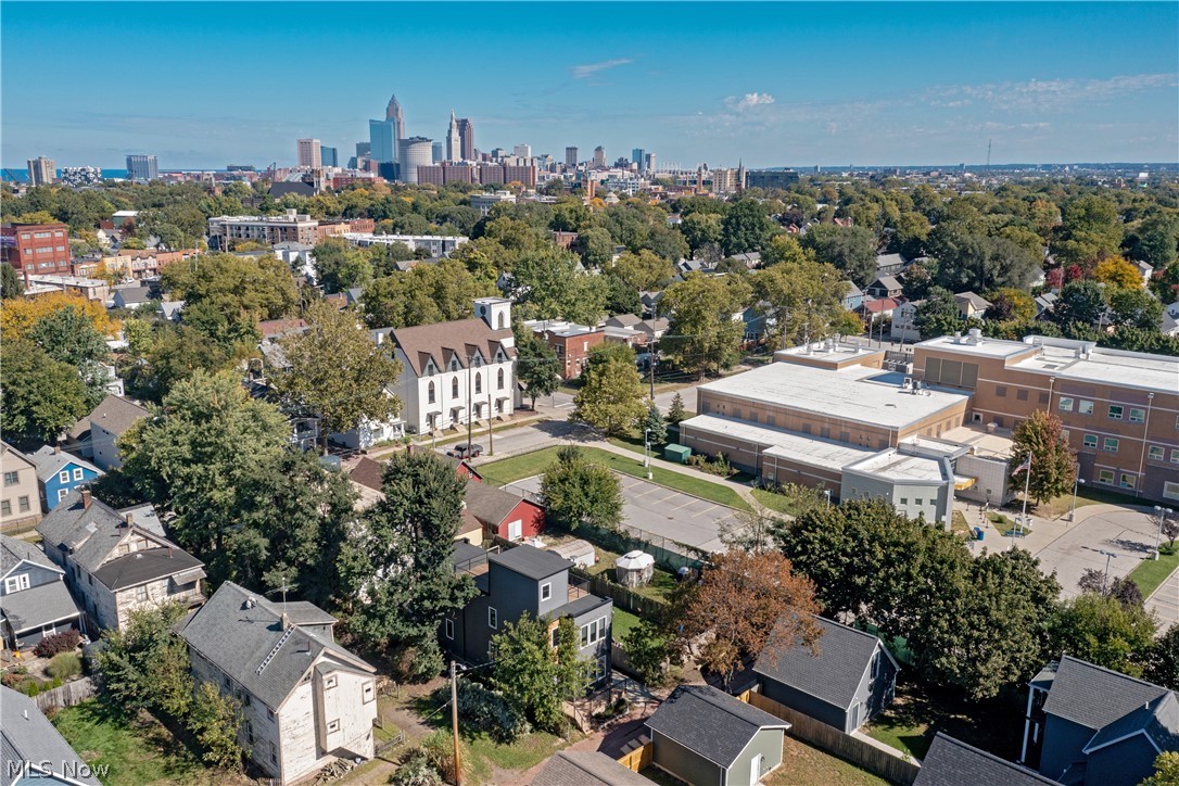 4210 Peach Court Cleveland OH 44113