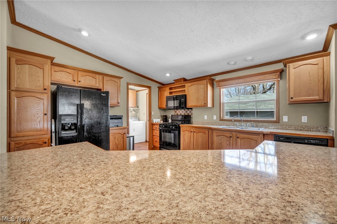 378 Pin Oak Elyria OH 44035
