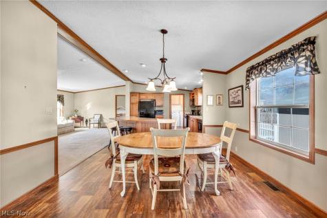 378 Pin Oak Elyria OH 44035