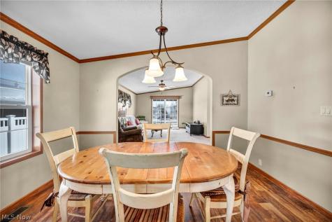 378 Pin Oak Elyria OH 44035