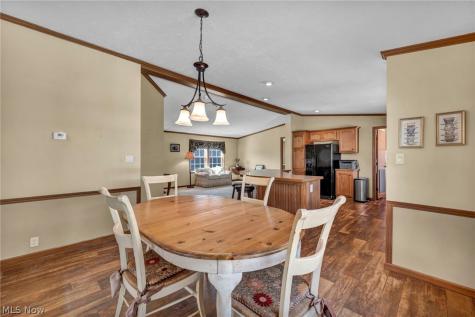 378 Pin Oak Elyria OH 44035
