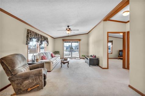 378 Pin Oak Elyria OH 44035