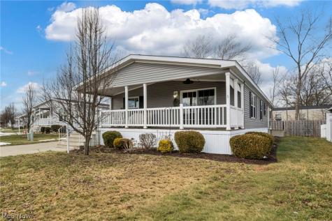 378 Pin Oak Elyria OH 44035