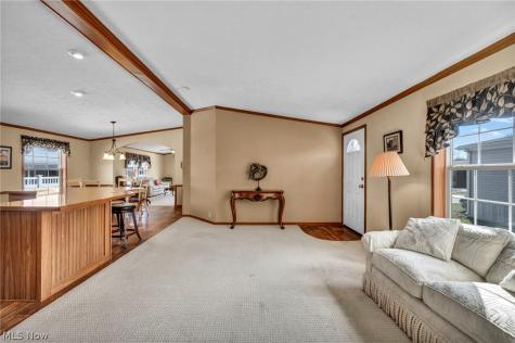 378 Pin Oak Elyria OH 44035