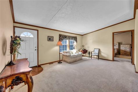 378 Pin Oak Elyria OH 44035