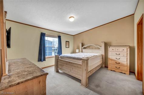 378 Pin Oak Elyria OH 44035