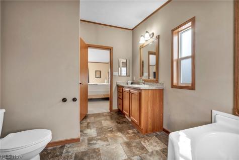 378 Pin Oak Elyria OH 44035