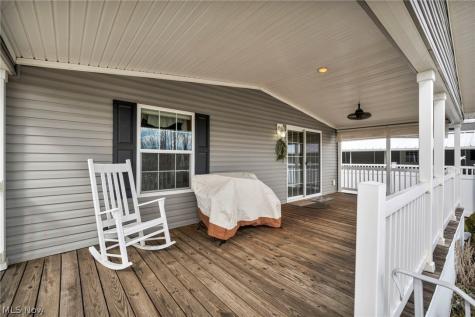 378 Pin Oak Elyria OH 44035