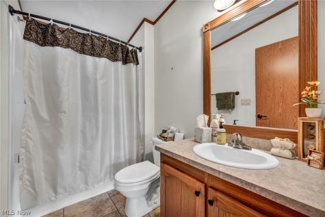 378 Pin Oak Elyria OH 44035