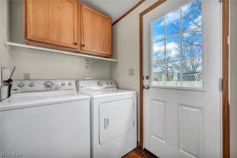 378 Pin Oak Elyria OH 44035