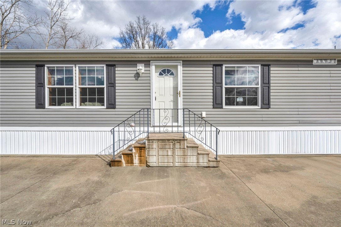 378 Pin Oak Elyria OH 44035
