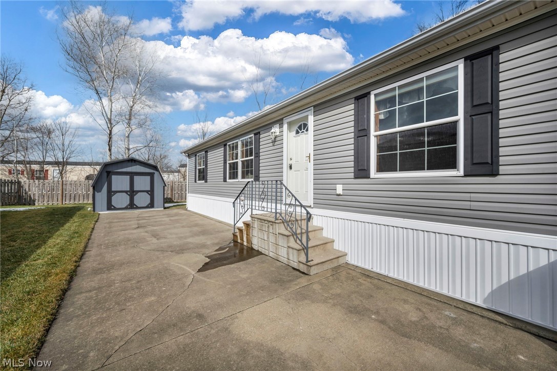 378 Pin Oak Elyria OH 44035